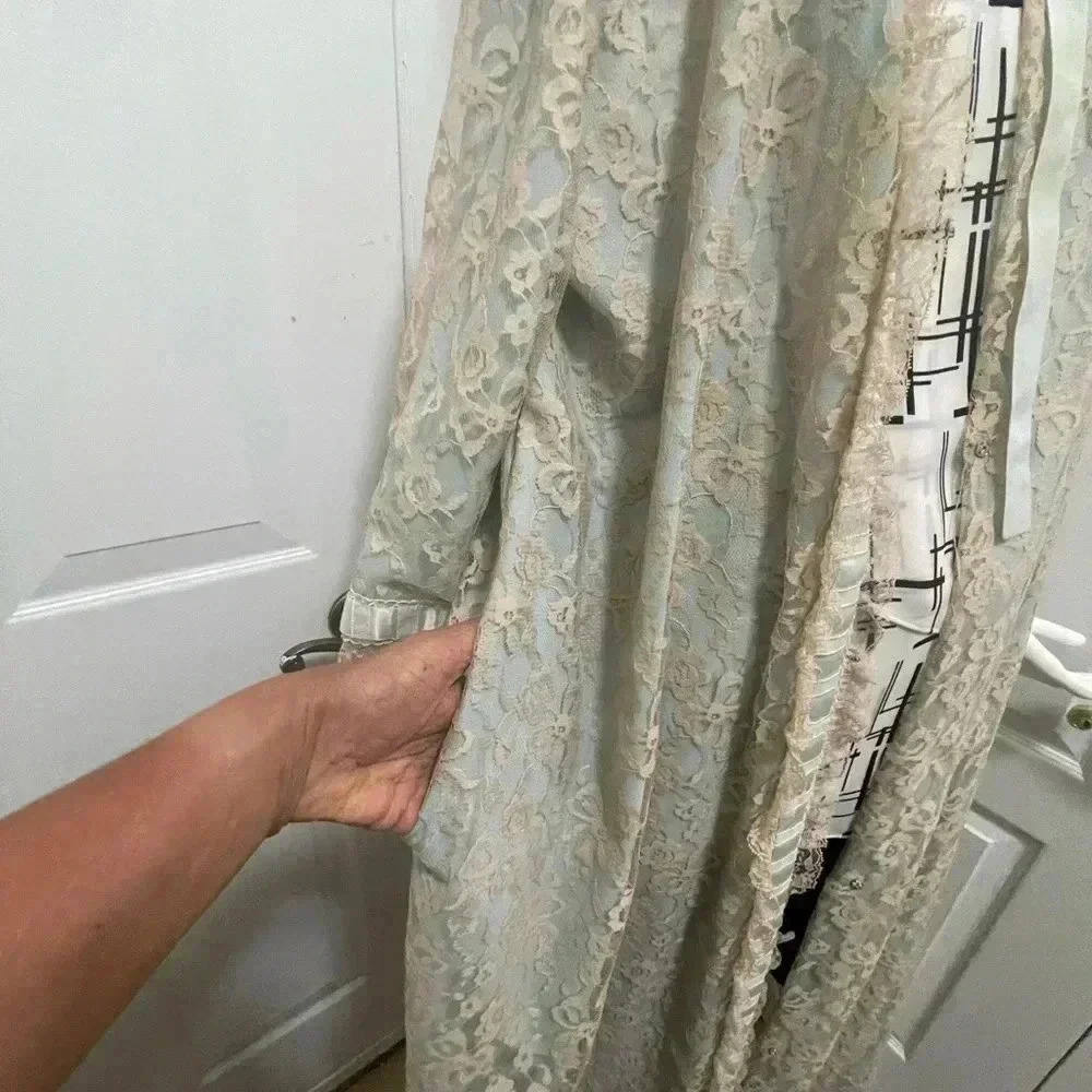 Two pieces of nightgown long and short coat with stunning design - Picture 6 of 16